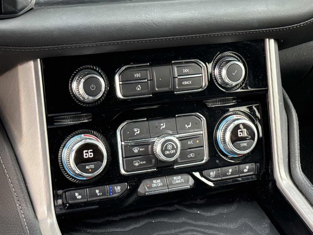 Used 2022 GMC Yukon Denali AWD/4WD image 11