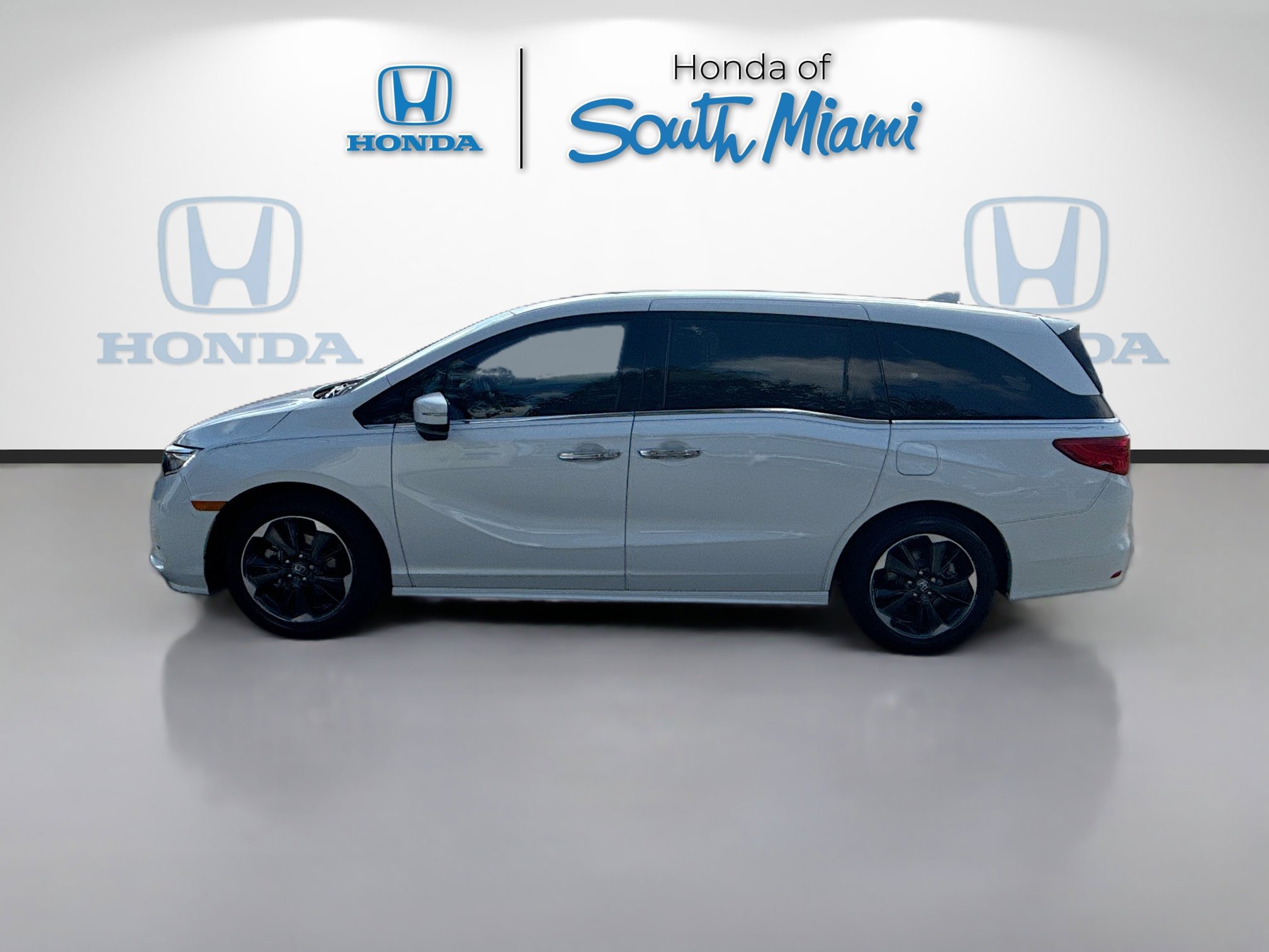 Certified 2024 Honda Odyssey Elite image 4