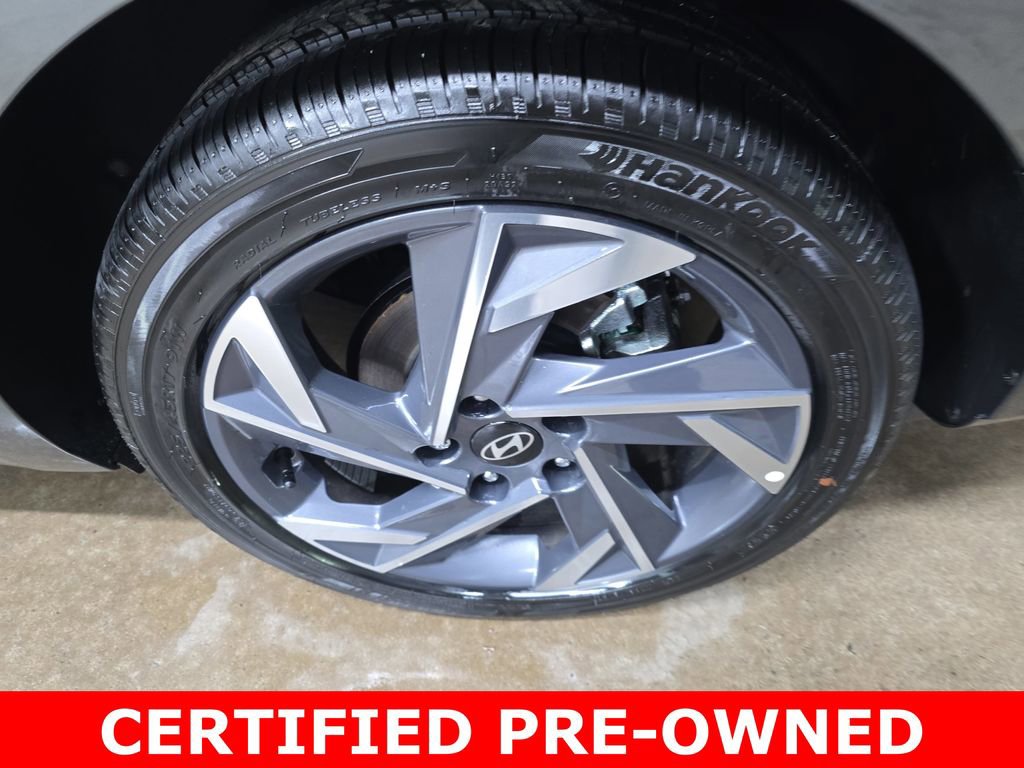 Certified 2025 Hyundai Elantra Limited image 34