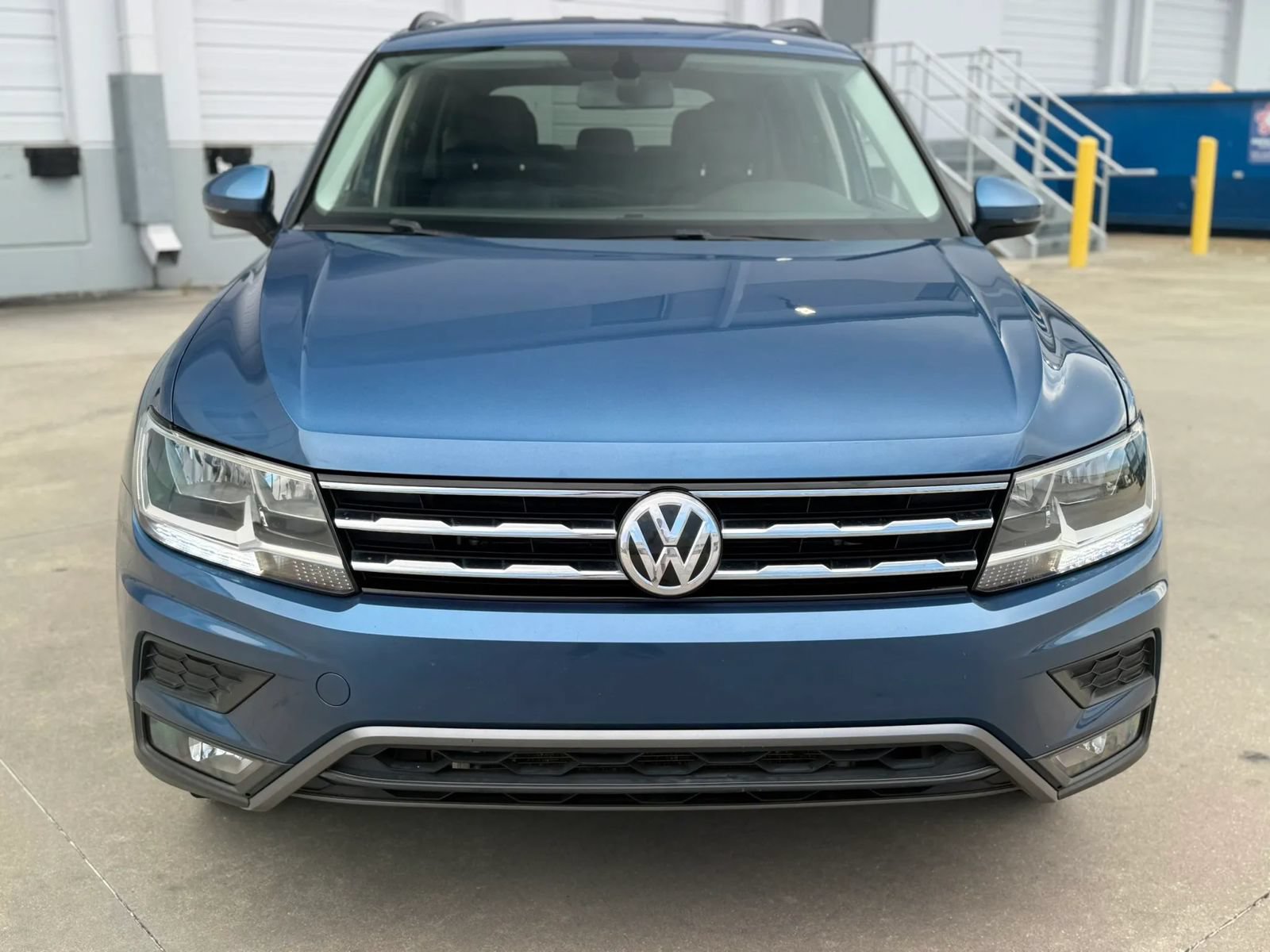 Used 2018 Volkswagen Tiguan SE w/ Front Fog Lights Package FWD image 3