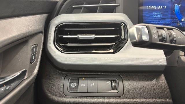 New 2027 Chevrolet Bolt RS w/ Technology Package FWD image 31