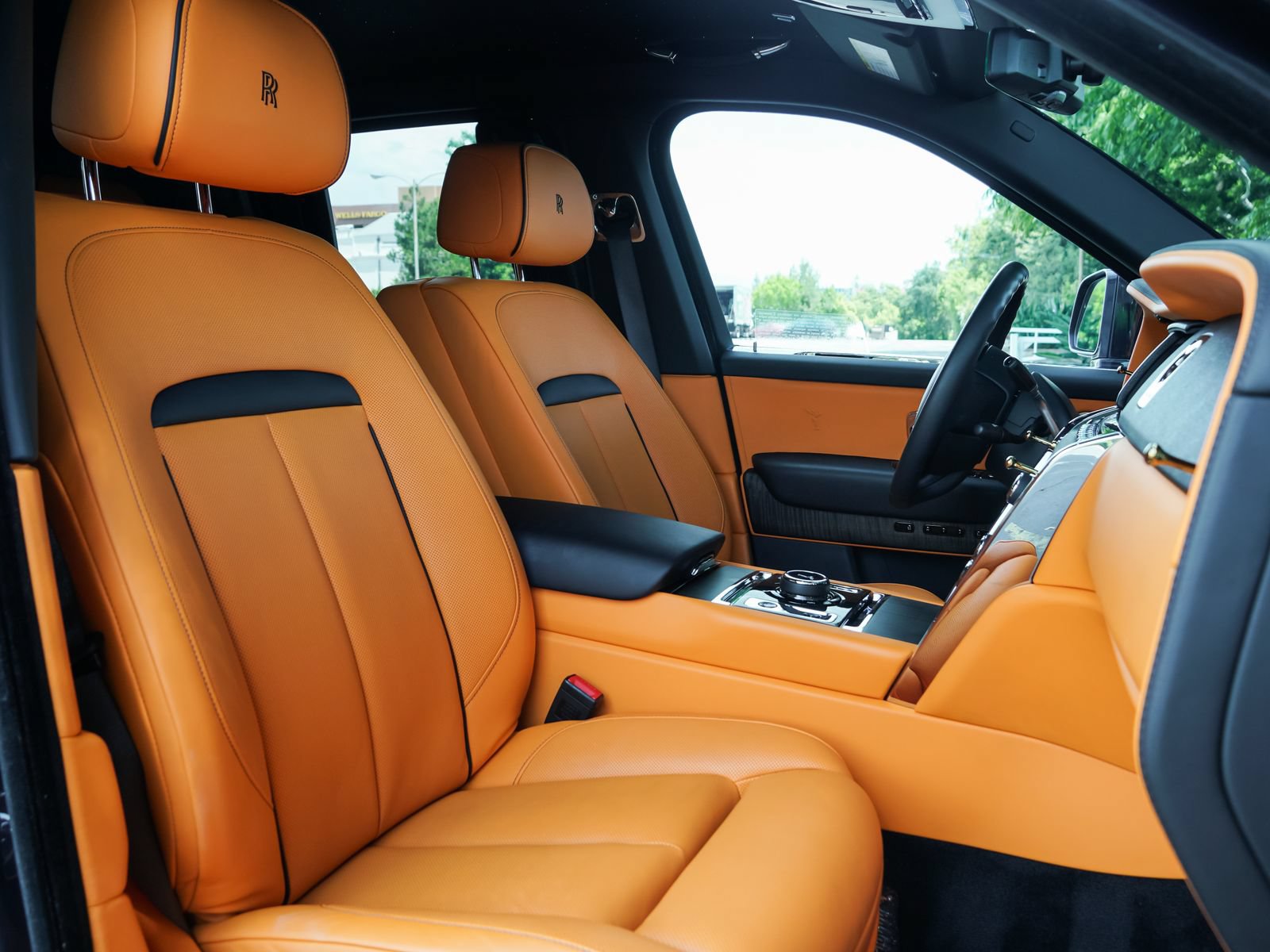 Certified 2022 Rolls-Royce Cullinan w/ Cullinan Package AWD/4WD image 29