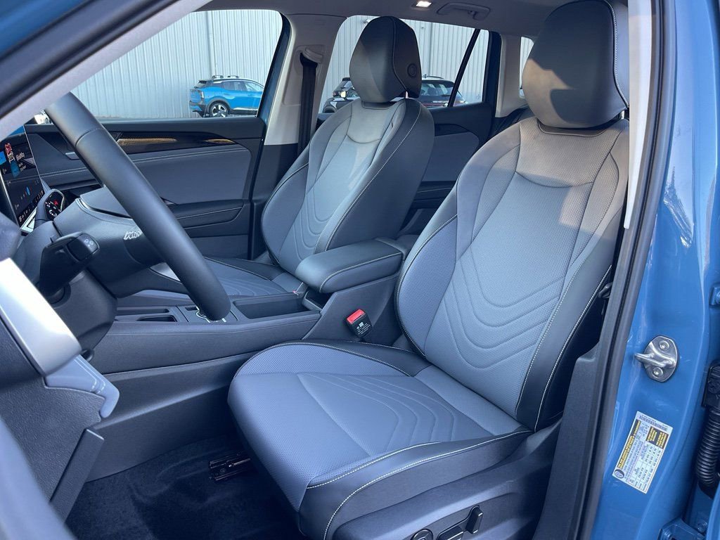New 2026 Volkswagen Tiguan SE FWD image 15