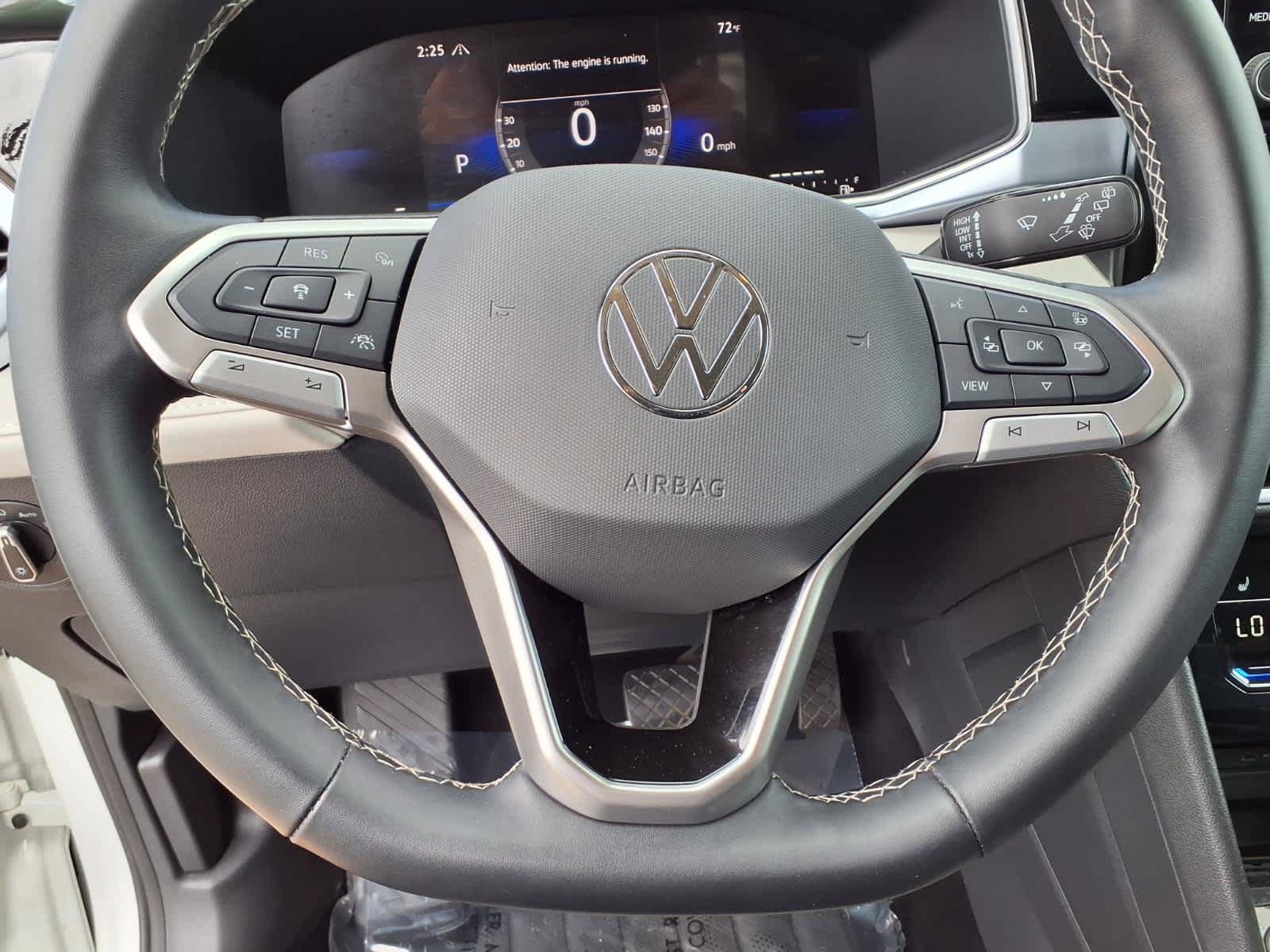 Used 2025 Volkswagen Taos SE AWD/4WD image 19