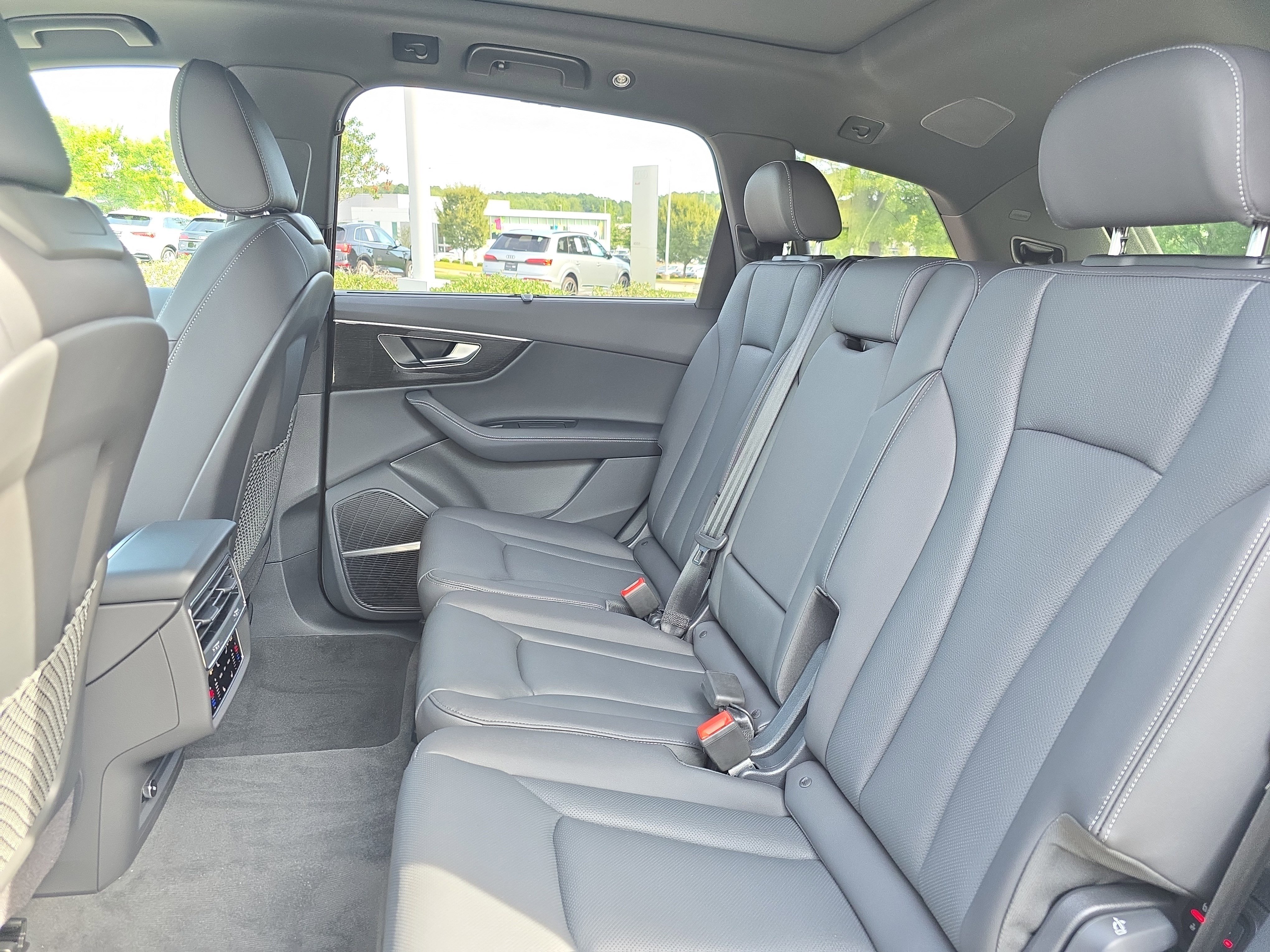 New 2025 Audi Q7 3.0T Premium Plus image 14