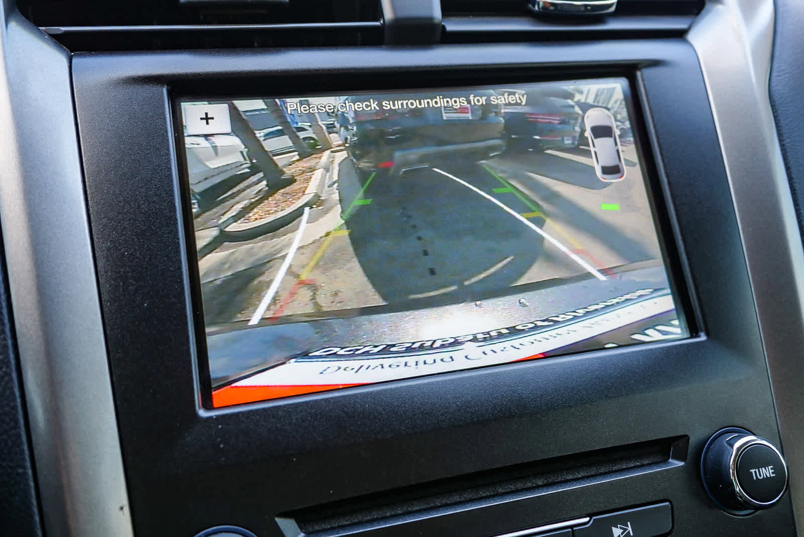 Used 2017 Ford Fusion SE w/ Fusion SE Technology Package FWD image 25