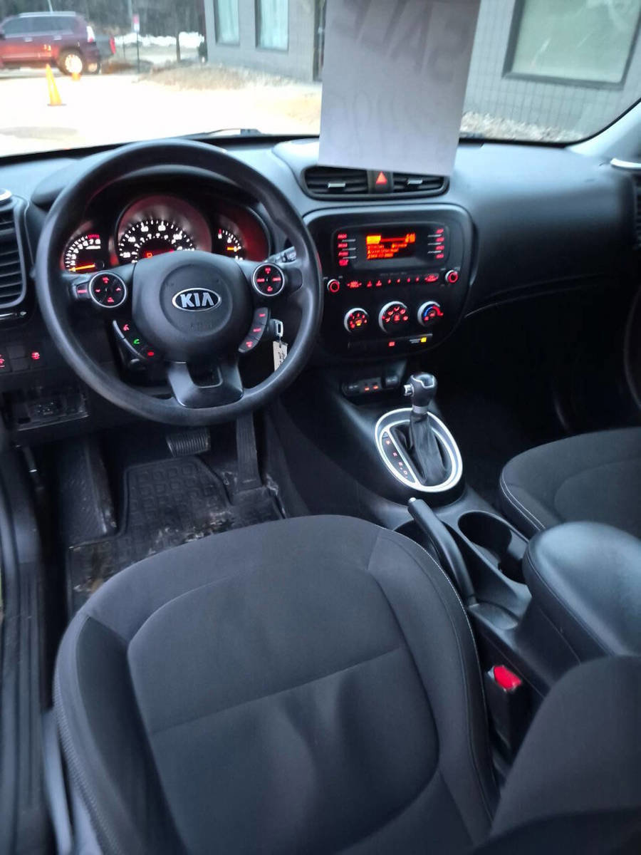 Used 2014 Kia Soul FWD image 9
