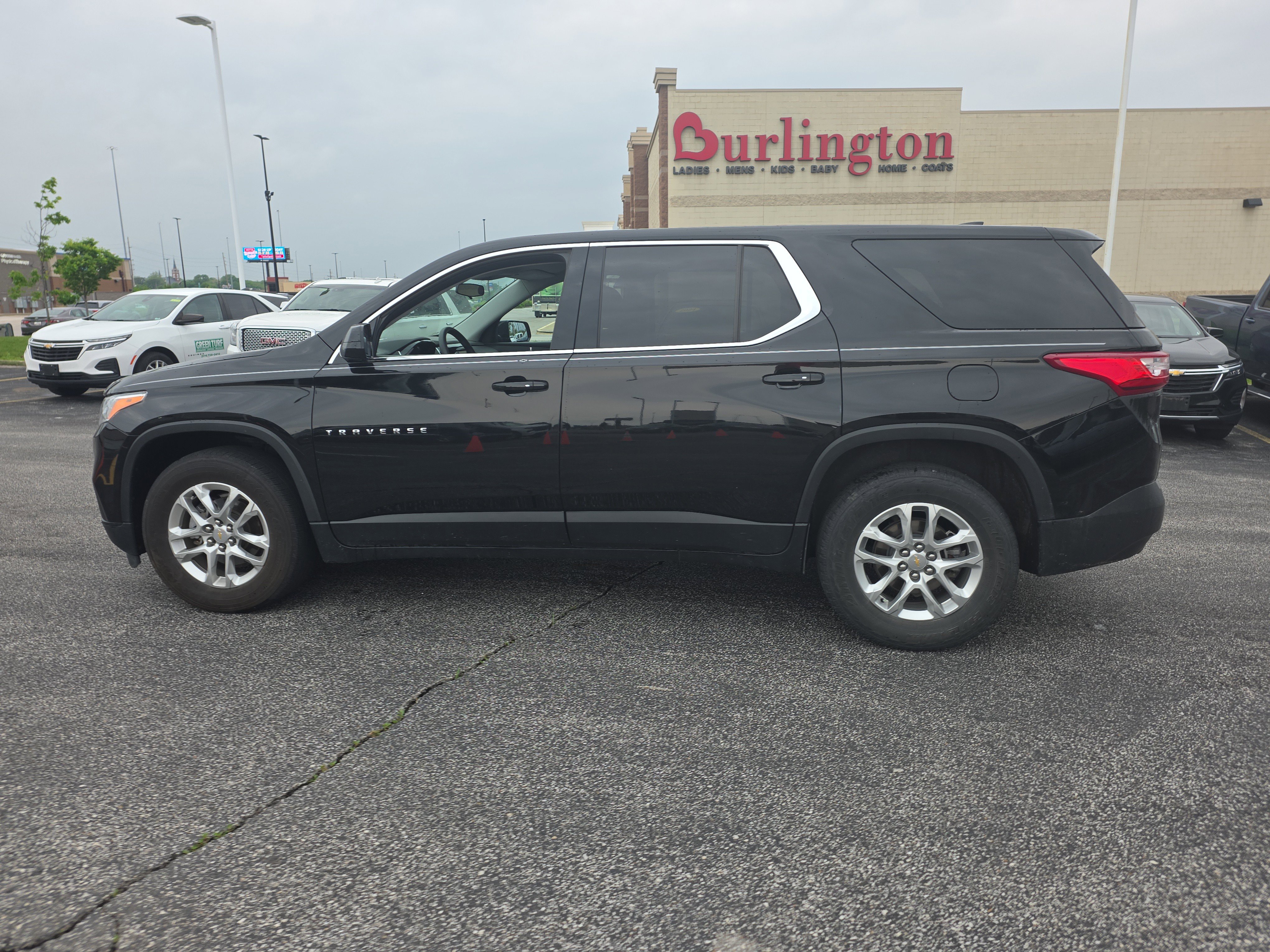 Used 2019 Chevrolet Traverse LS w/ LPO, Floor Liner Package FWD image 6