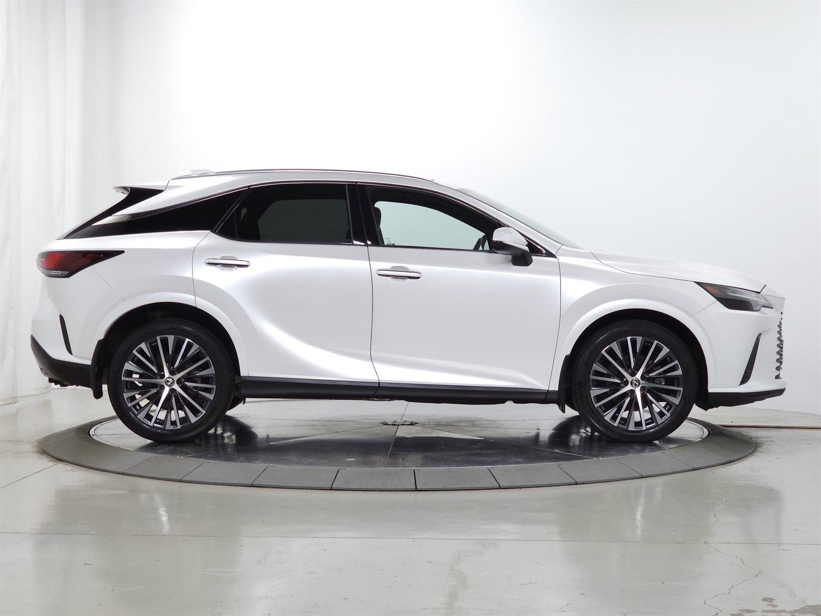 Used 2023 Lexus RX 350 Premium Plus w/ Accessory Package (Z1) AWD/4WD image 10