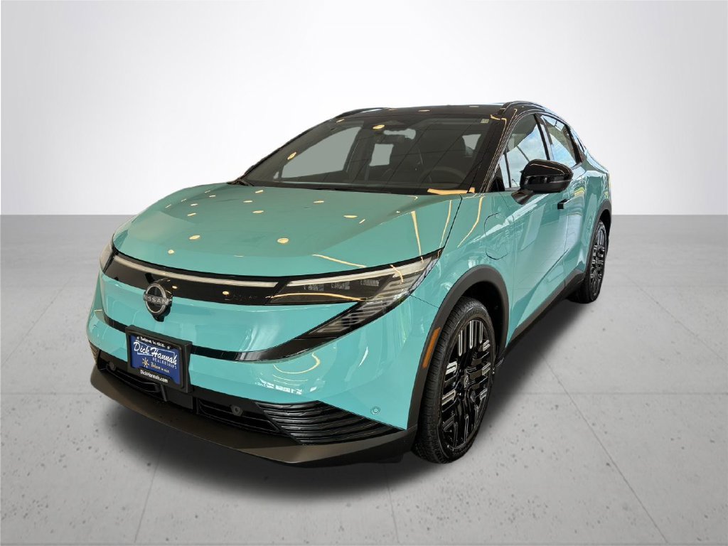 New 2026 Nissan Leaf Platinum+ w/ Cargo Package (Platinum+) FWD image 2
