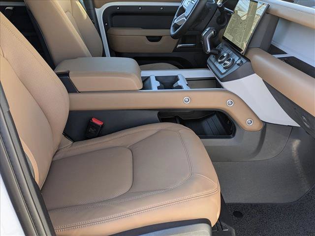 New 2026 Land Rover Defender 130 X-Dynamic SE AWD/4WD image 18