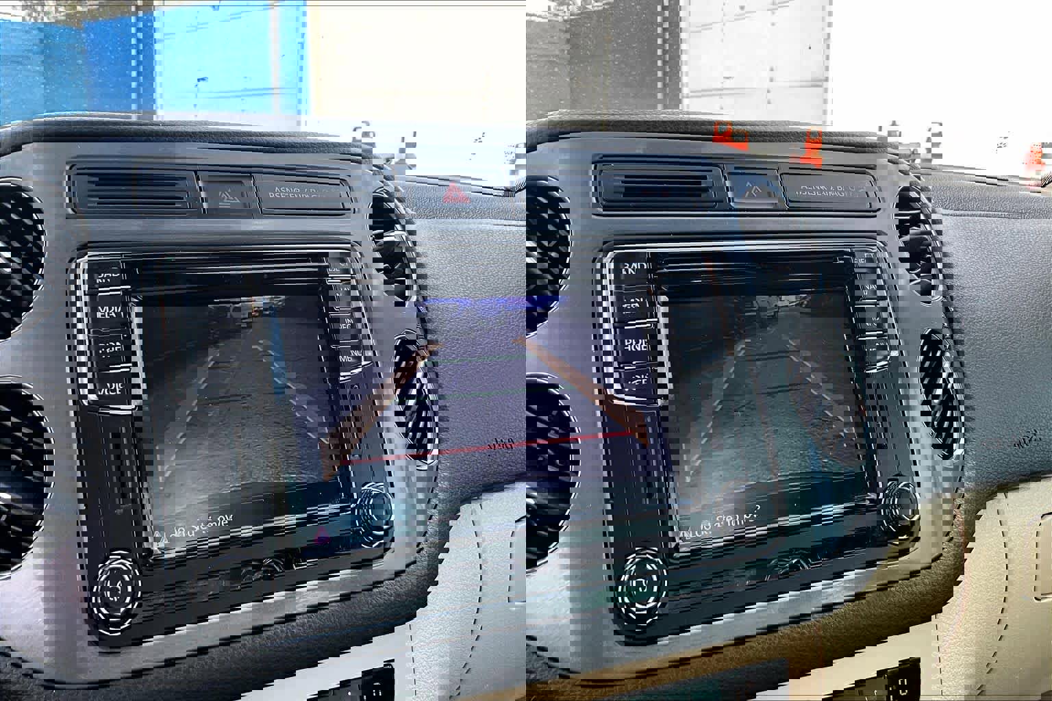 Used 2016 Volkswagen Tiguan SEL image 27