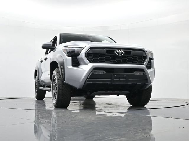 Used 2024 Toyota Tacoma TRD Off-Road AWD/4WD image 33