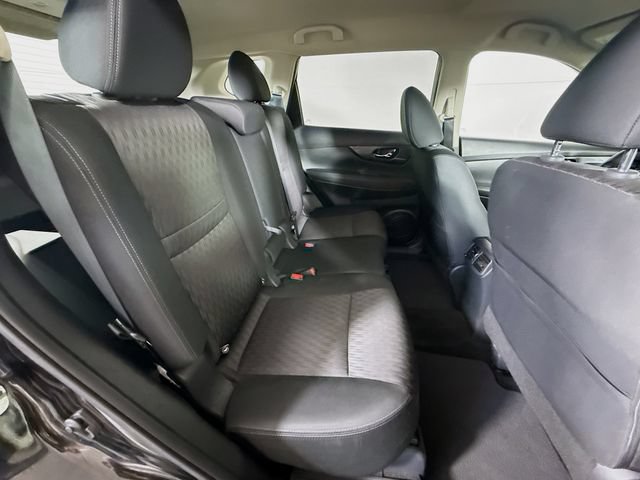 Used 2018 Nissan Rogue S AWD/4WD image 31