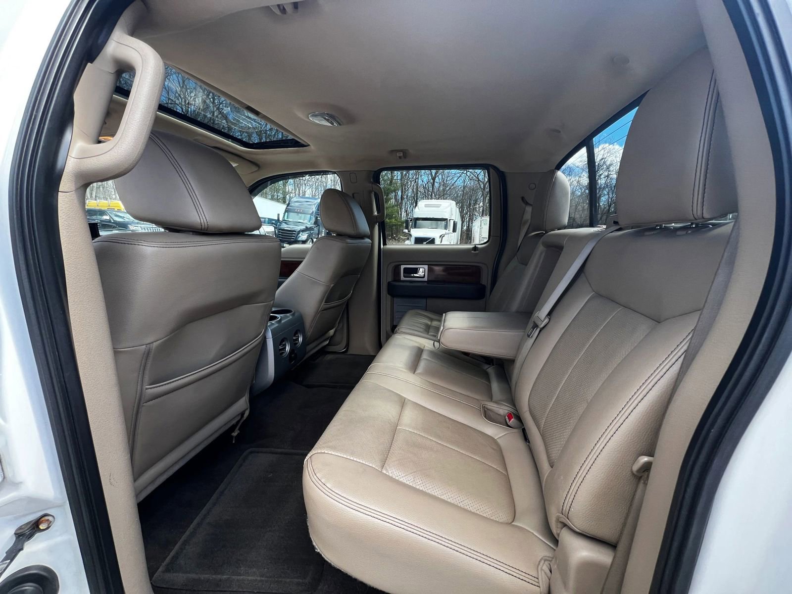 Used 2010 Ford F150 Lariat image 10