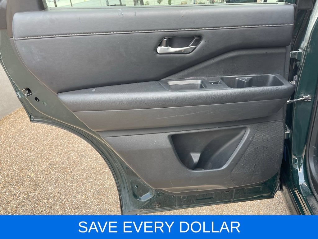 Used 2024 Nissan Pathfinder SL FWD image 15