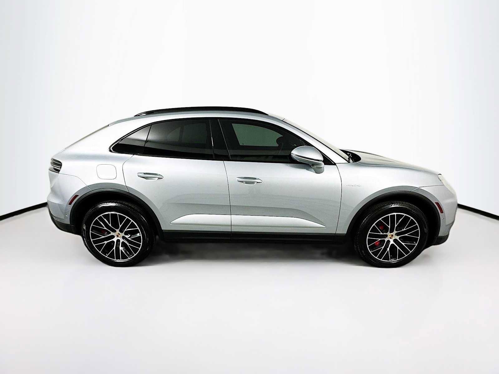 Certified 2025 Porsche Macan 4S Electric image 8