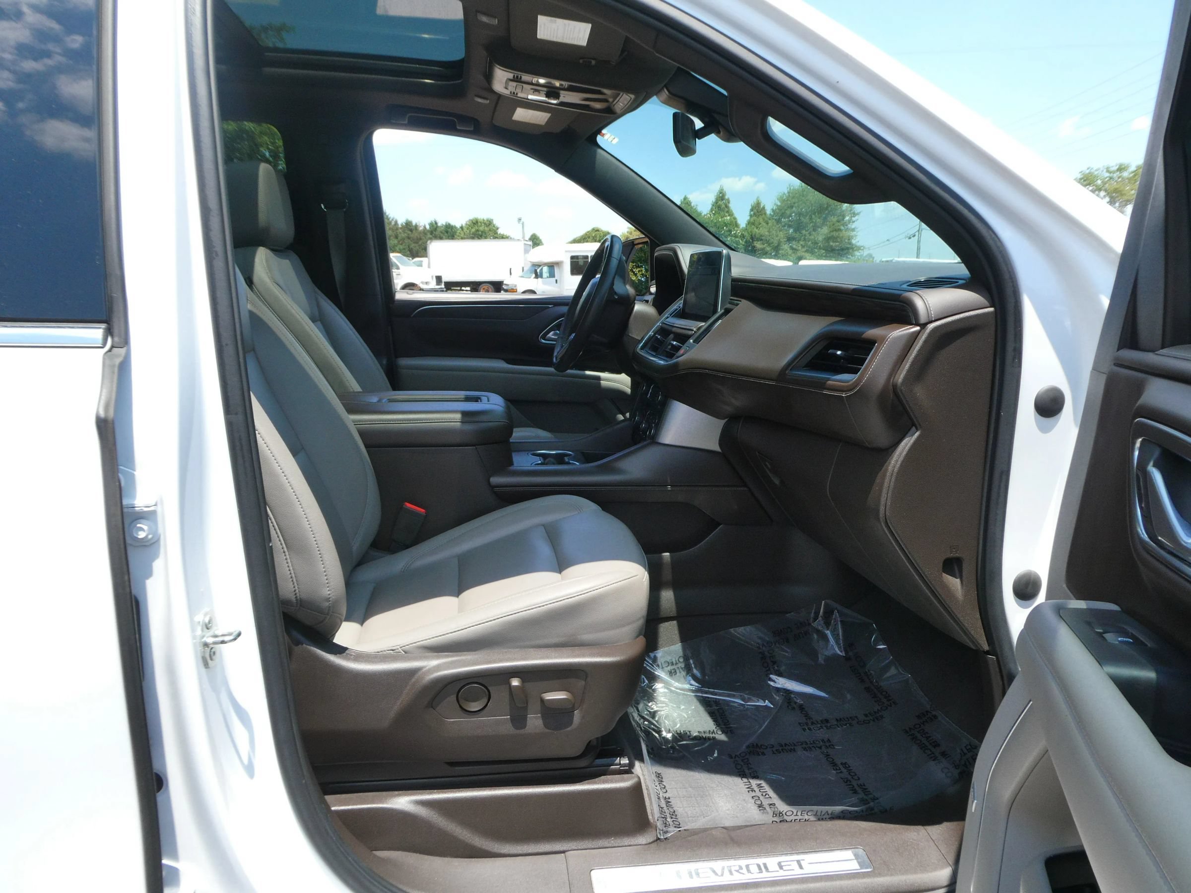 Used 2021 Chevrolet Suburban LT w/ Rear Media and Nav Package AWD/4WD image 29
