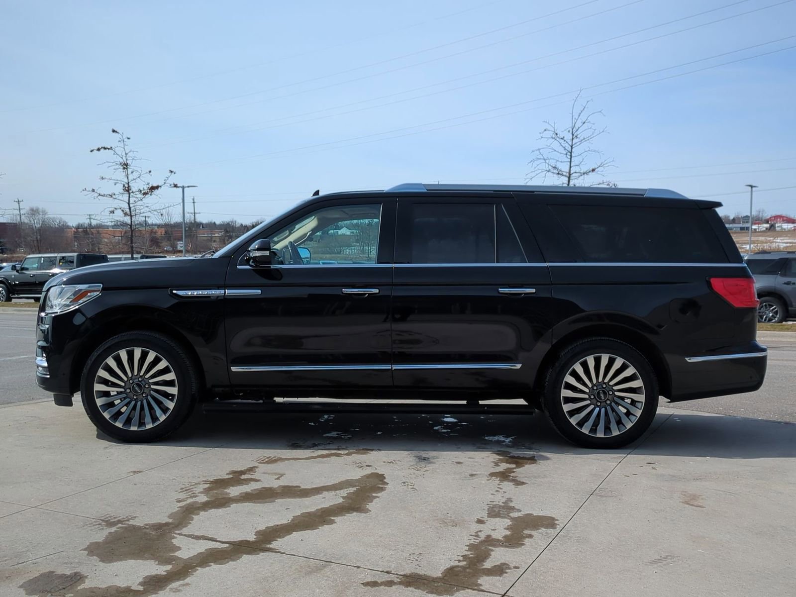 Used 2018 Lincoln Navigator L Reserve w/ Technology Package image 3