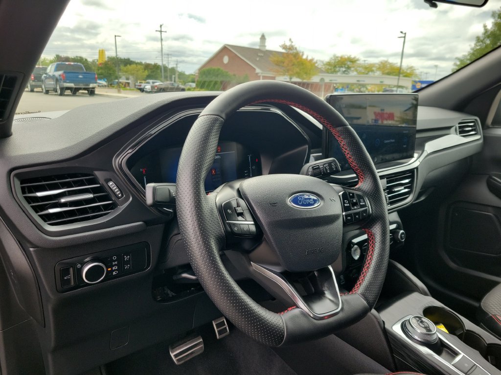 Used 2023 Ford Escape ST-Line w/ Tech Pack #1 FWD image 20