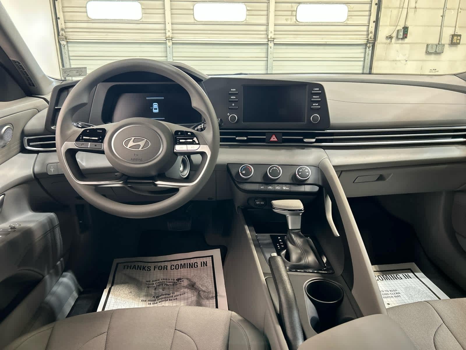 New 2026 Hyundai Elantra SE FWD image 4