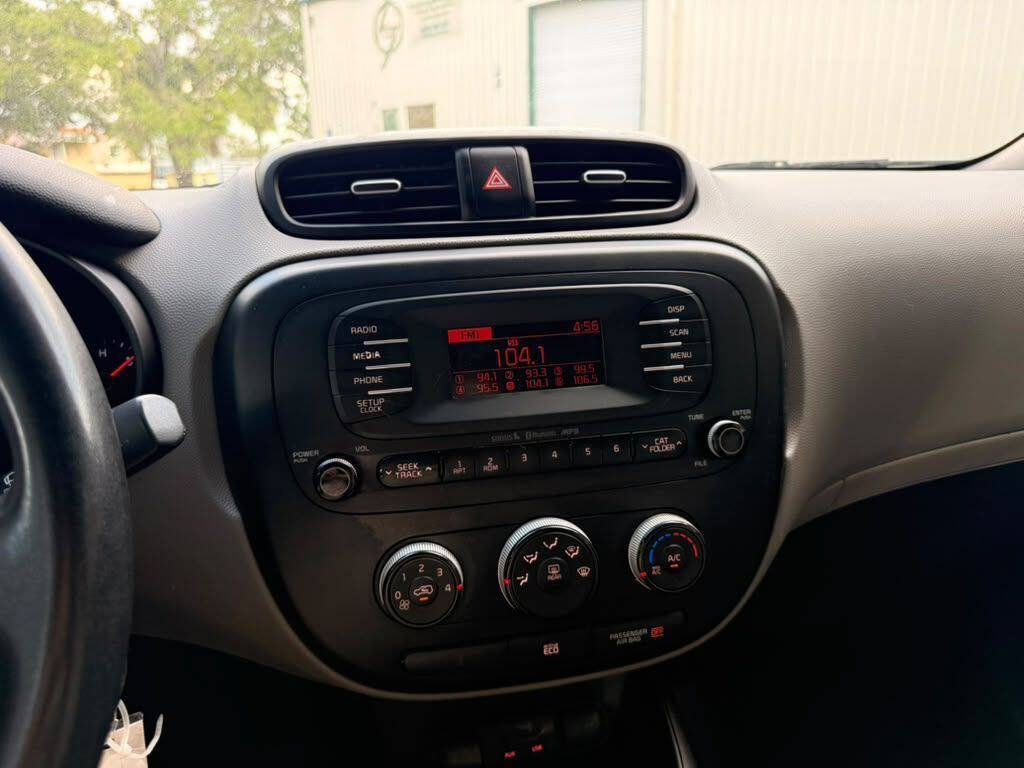 Used 2014 Kia Soul FWD image 15