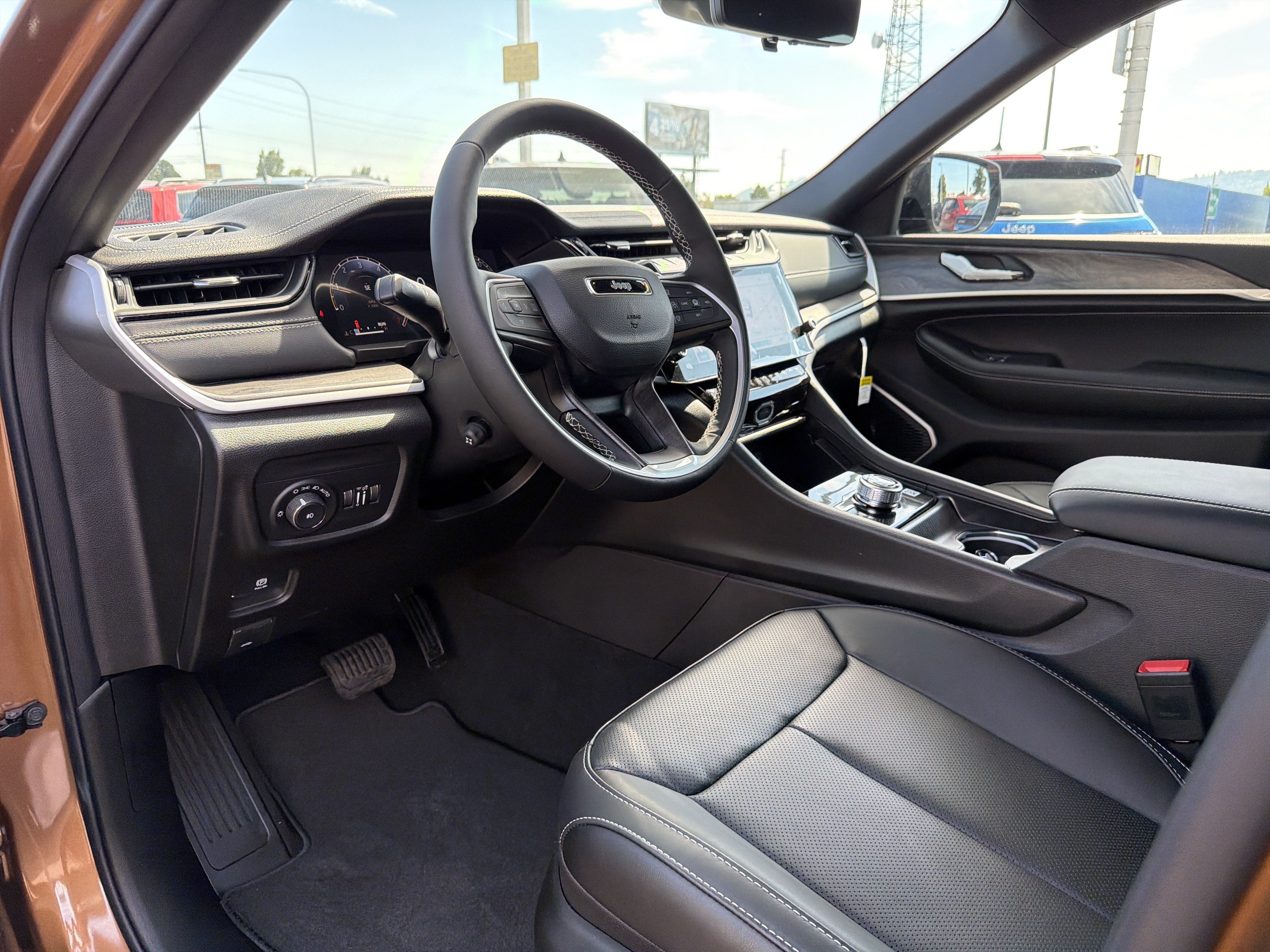 New 2026 Jeep Grand Cherokee L Limited AWD/4WD image 8