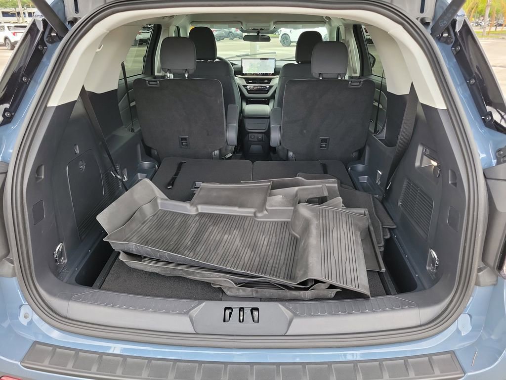 Certified 2025 Ford Explorer Active RWD image 10