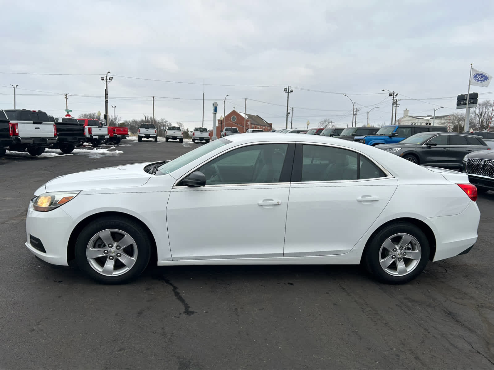 Used 2015 Chevrolet Malibu LS FWD image 1