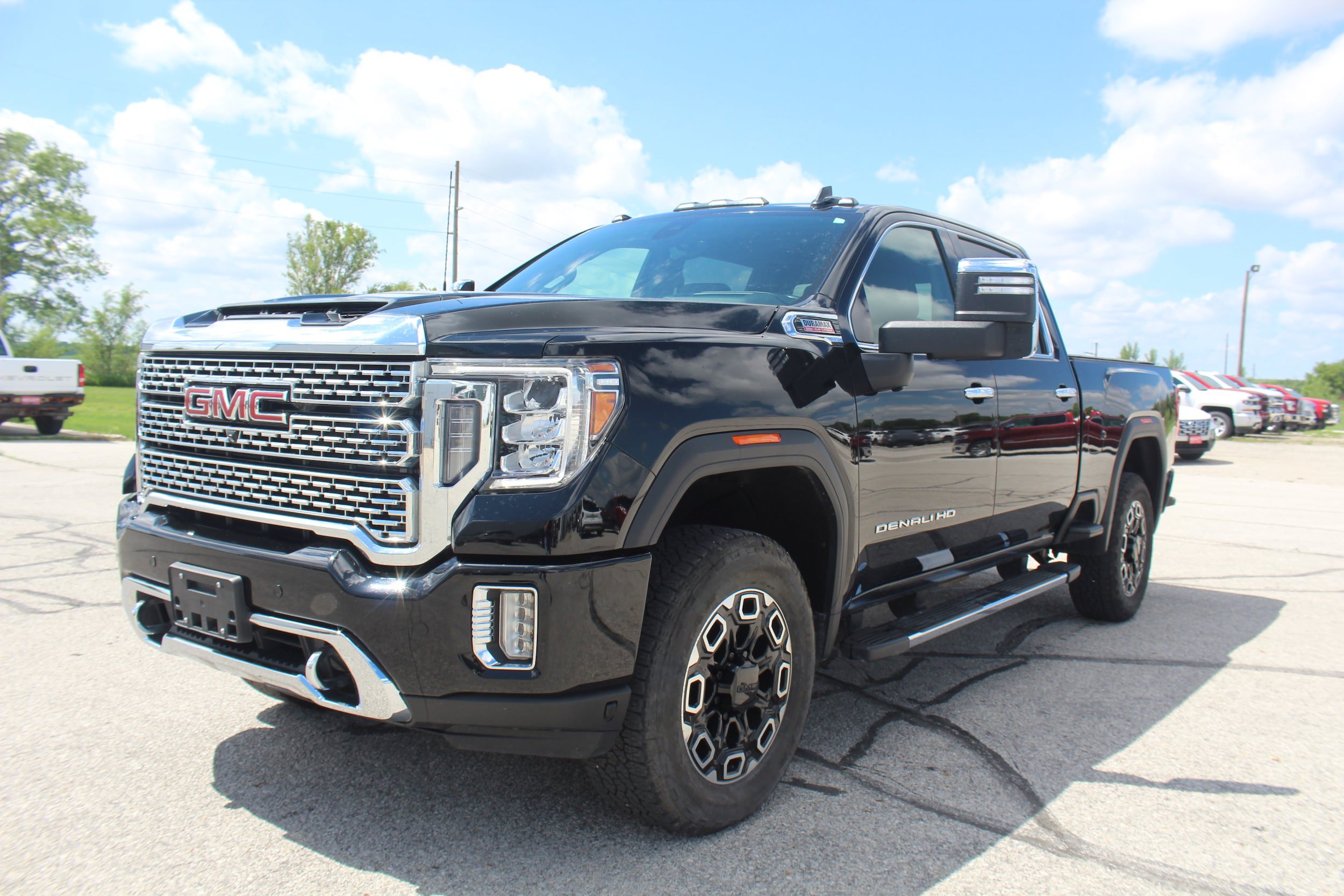 Used 2022 GMC Sierra 2500 Denali w/ Denali Ultimate Package AWD/4WD image 1