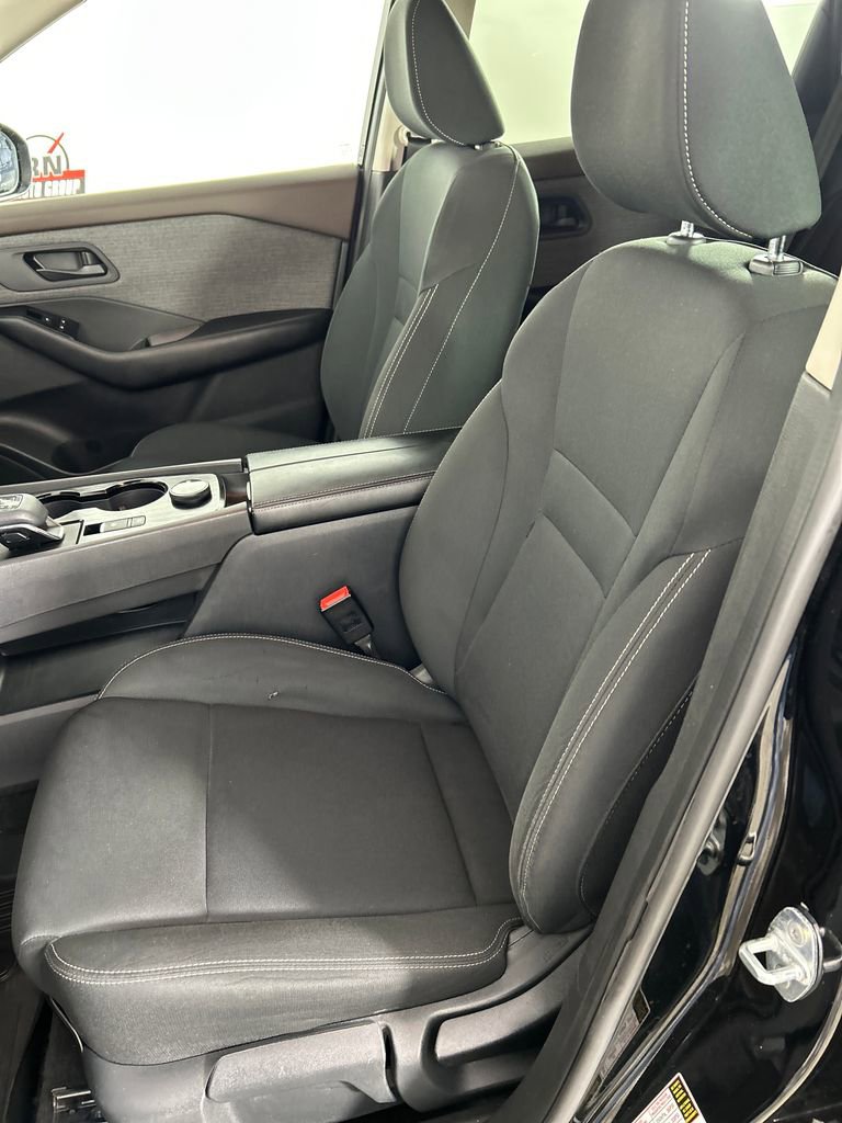 Used 2023 Nissan Rogue S image 12