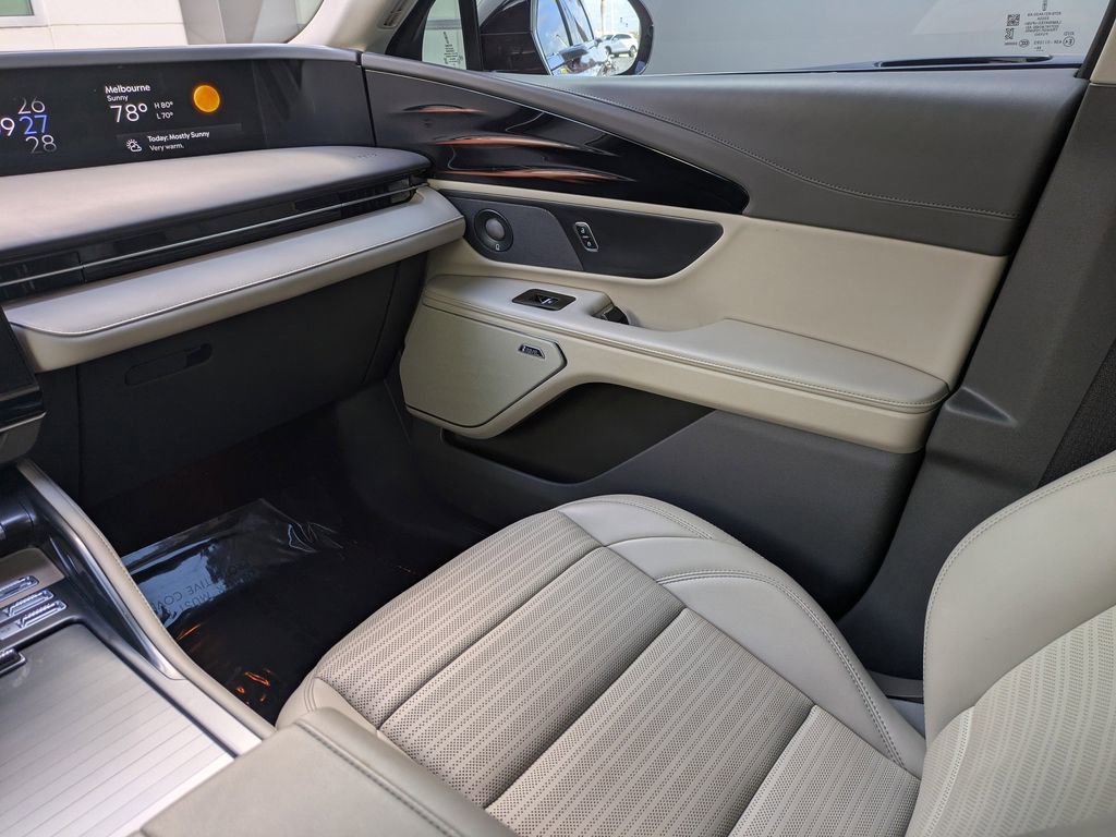 Used 2024 Lincoln Nautilus Reserve w/ Equipment Group 202A image 19