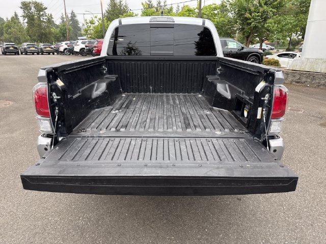 Used 2020 Toyota Tacoma TRD Sport w/ Technology Package AWD/4WD image 12