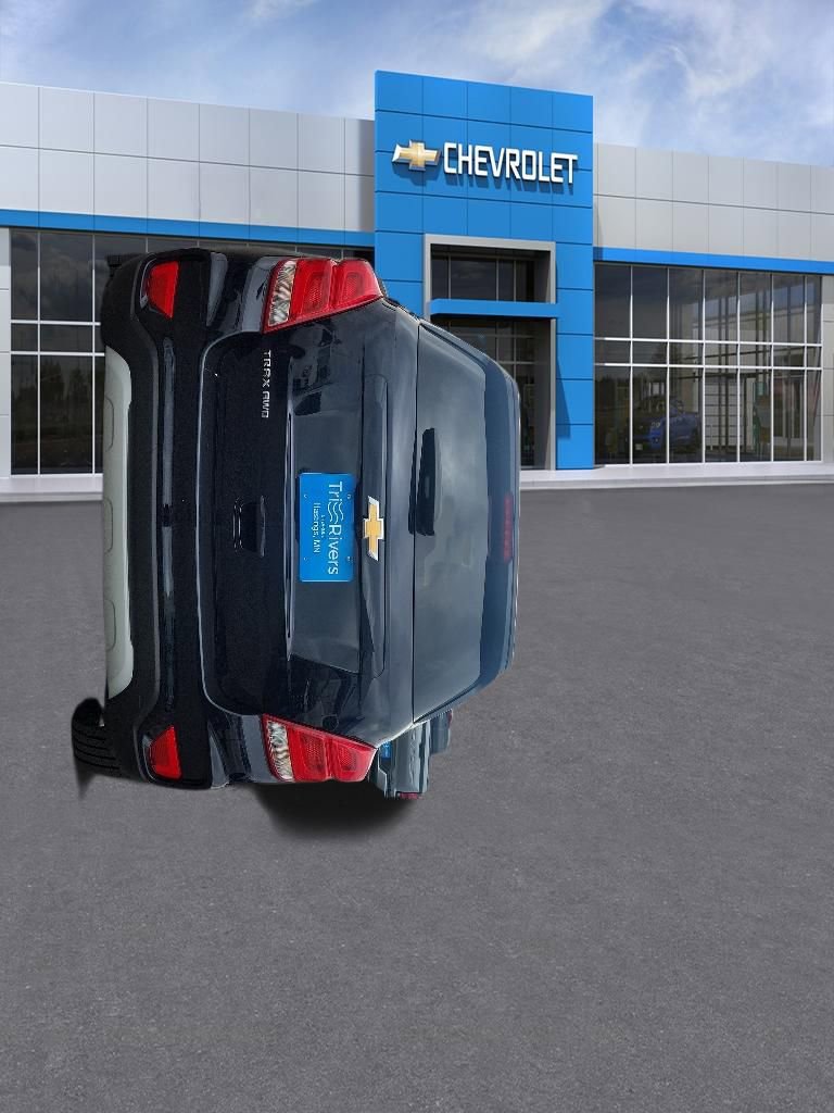 Used 2022 Chevrolet Trax LT w/ LT Convenience Package AWD/4WD image 4