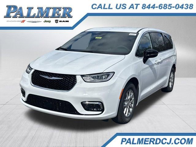 New 2026 Chrysler Pacifica Select