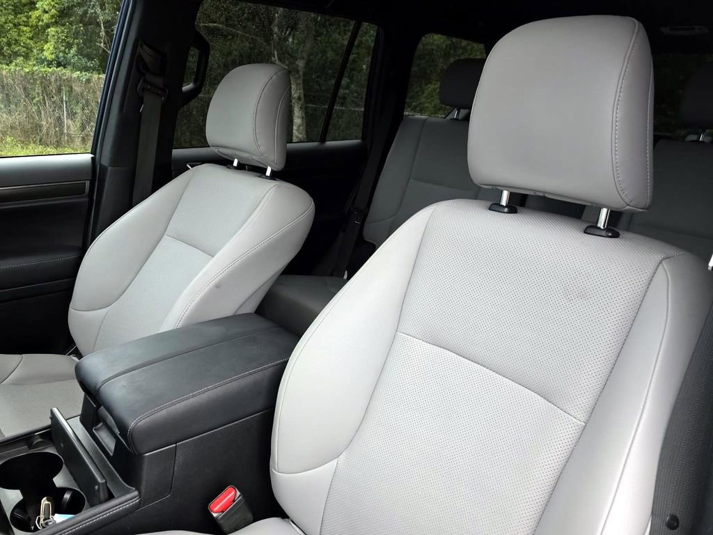 Used 2023 Lexus GX 460 w/ Black Line Special Edition image 20