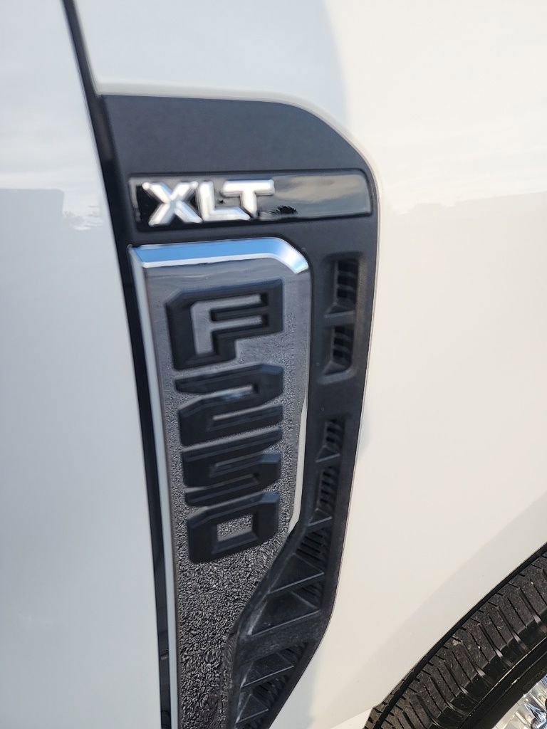 Used 2025 Ford F250 XLT image 10