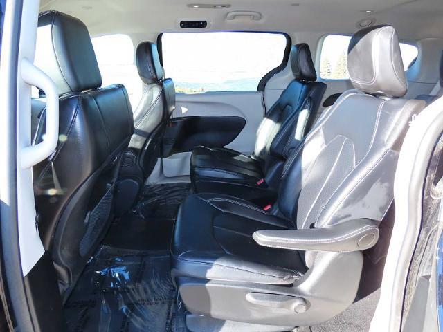 Used 2024 Chrysler Pacifica Select image 20