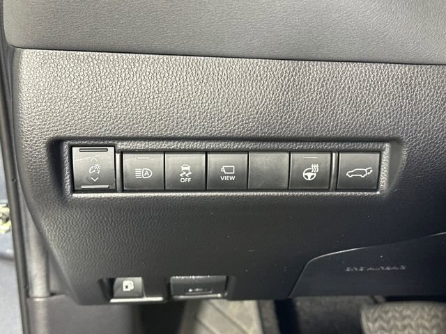 Used 2022 Toyota Venza Limited image 19