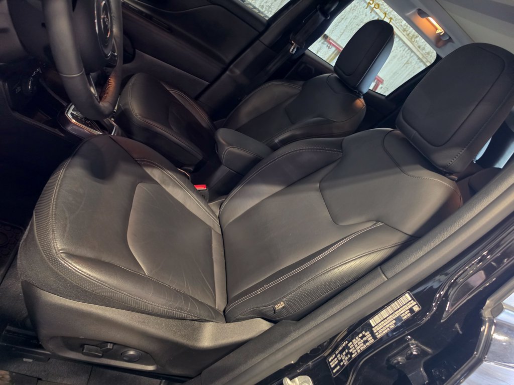 Used 2022 Jeep Renegade Limited w/ Sun, Sound & Wheels Group AWD/4WD image 6