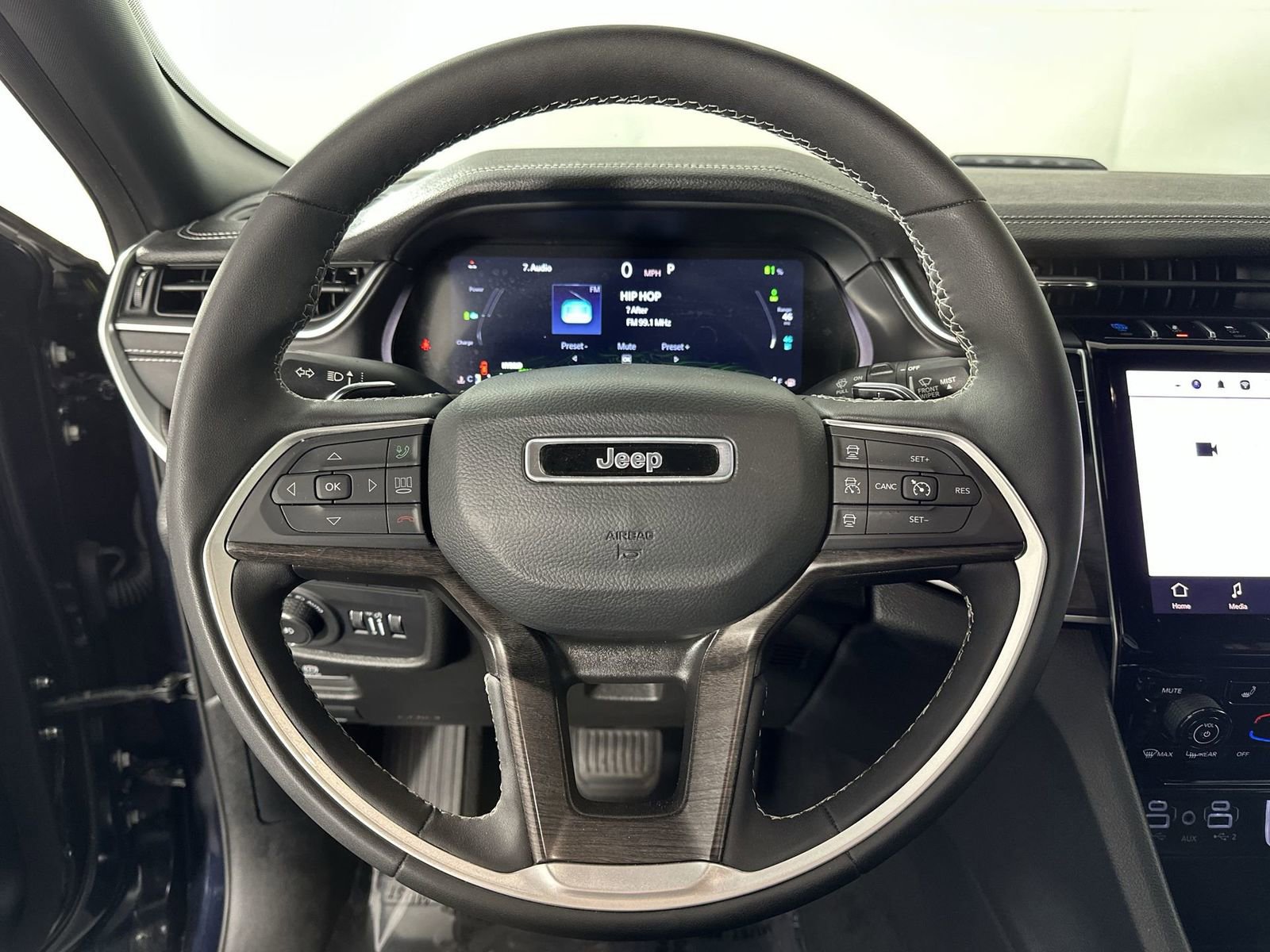 Used 2024 Jeep Grand Cherokee Limited 4xe image 14