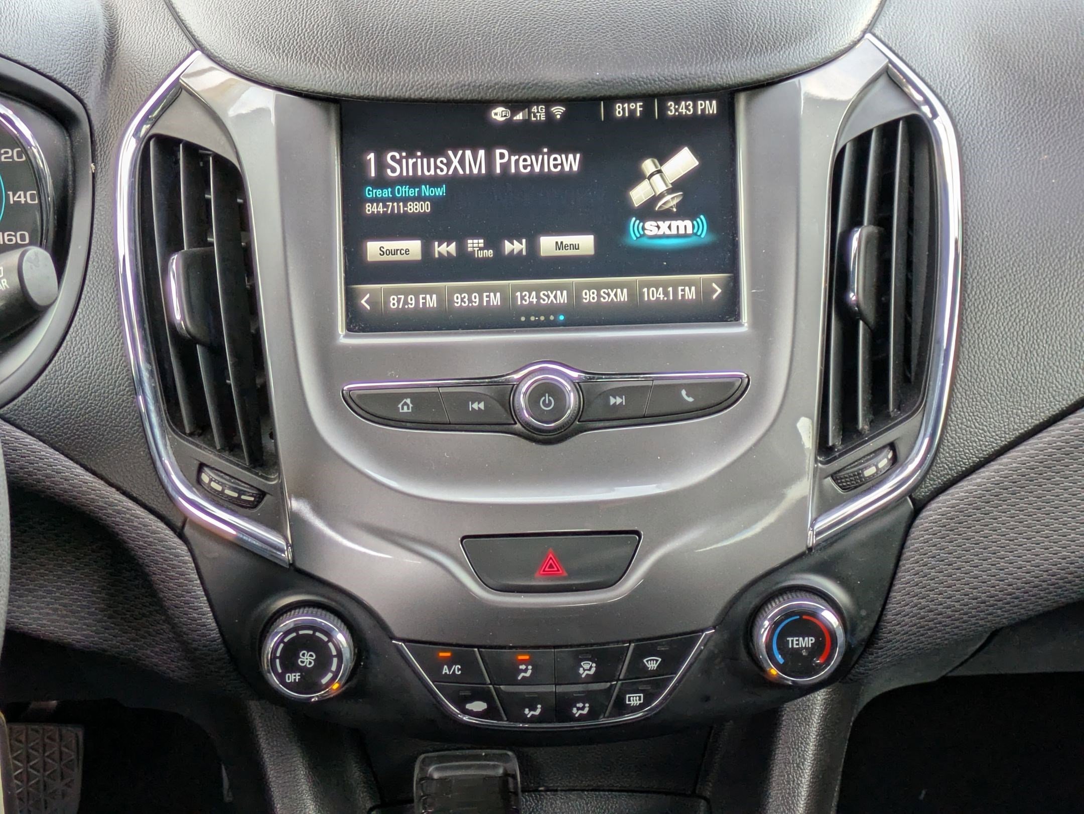 Used 2018 Chevrolet Cruze LT w/ RS Package image 18