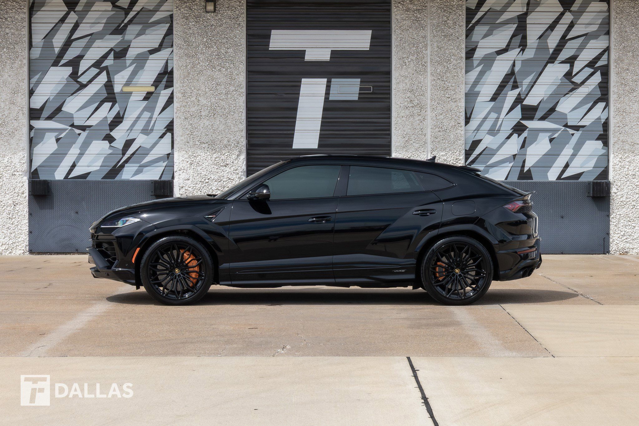 Used 2025 Lamborghini Urus SE image 7