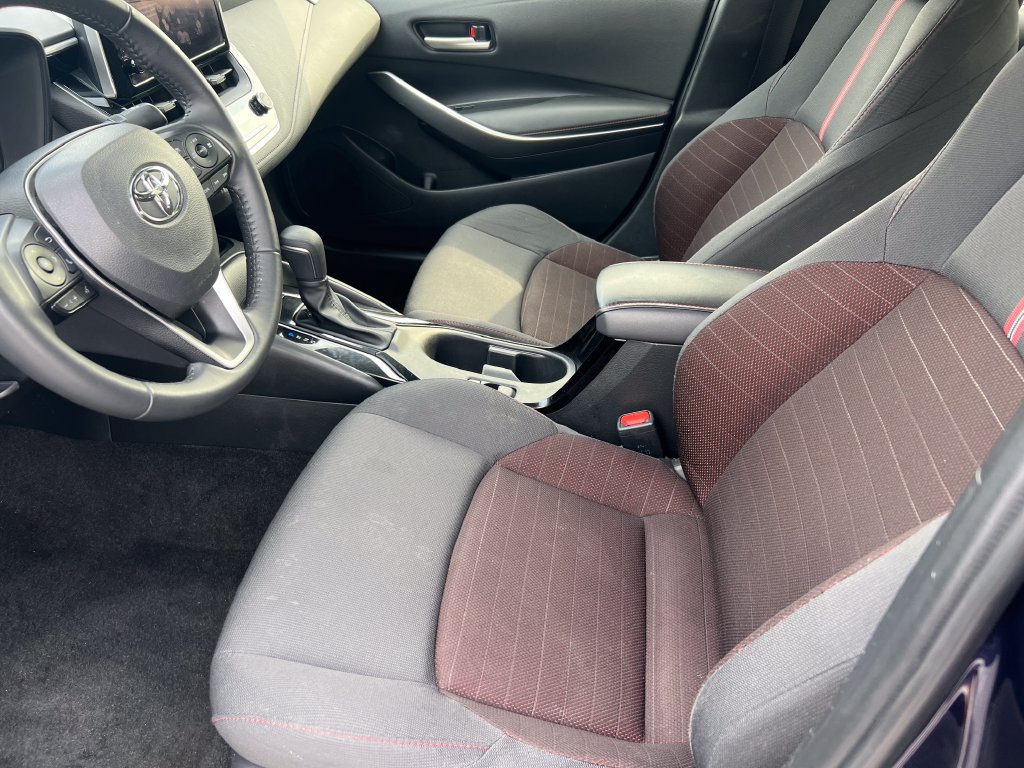 Used 2023 Toyota Corolla SE w/ SE Package FWD image 10