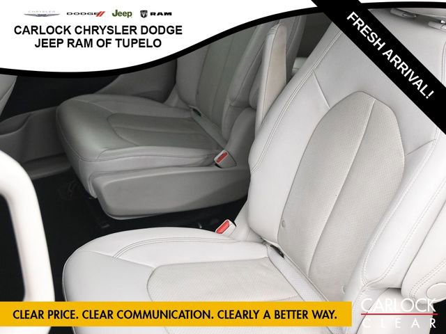 Used 2021 Chrysler Pacifica Touring-L image 31