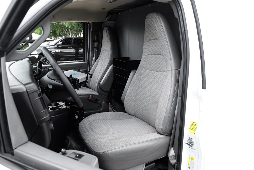 Used 2021 Chevrolet Express 2500 RWD image 30