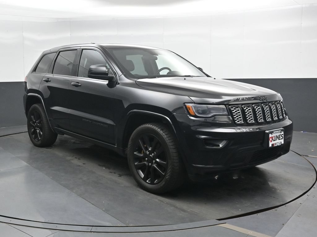 Used 2021 Jeep Grand Cherokee Laredo X AWD/4WD image 4