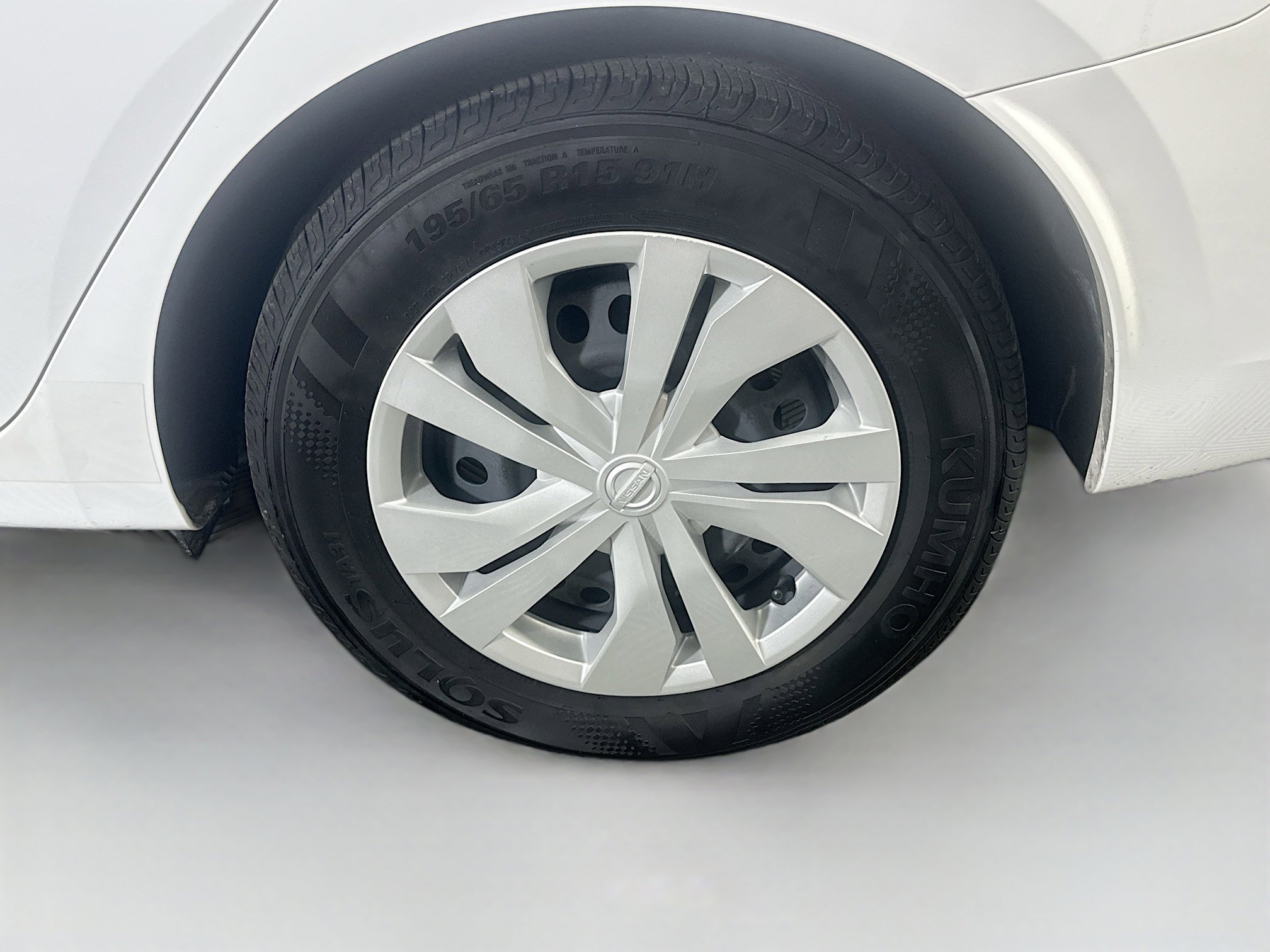 Used 2025 Nissan Versa S image 11