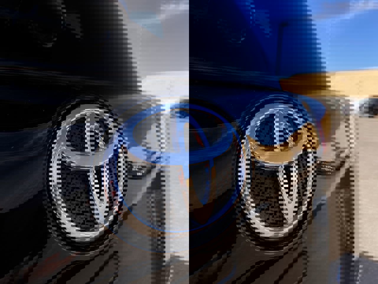 Used 2017 Toyota RAV4 SE image 51