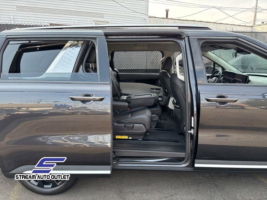 Used 2024 Kia Carnival SX image 20